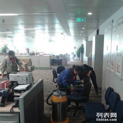 專業(yè)保潔二十年，信賴之選 開荒保潔、商務(wù)辦公、工廠學(xué)校等全方位服務(wù)與咨詢